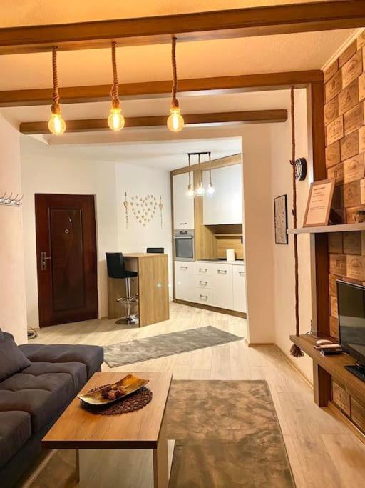 Nessi Apartment Pristina Esterno foto