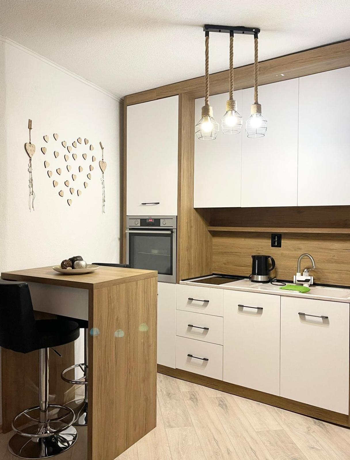 Nessi Apartment Pristina Esterno foto